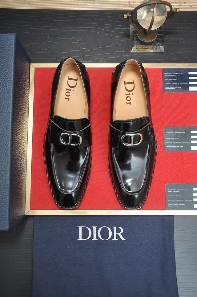 出厂价 Dior 牛皮内里 迪奥原版1:1高品质出厂，进口原版料，进口版原牛皮，牛皮内里，原版tpu大底，码数:38-44